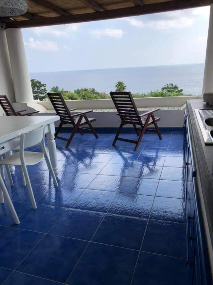 Villa Insolia Santa Marina Salina Bilik gambar